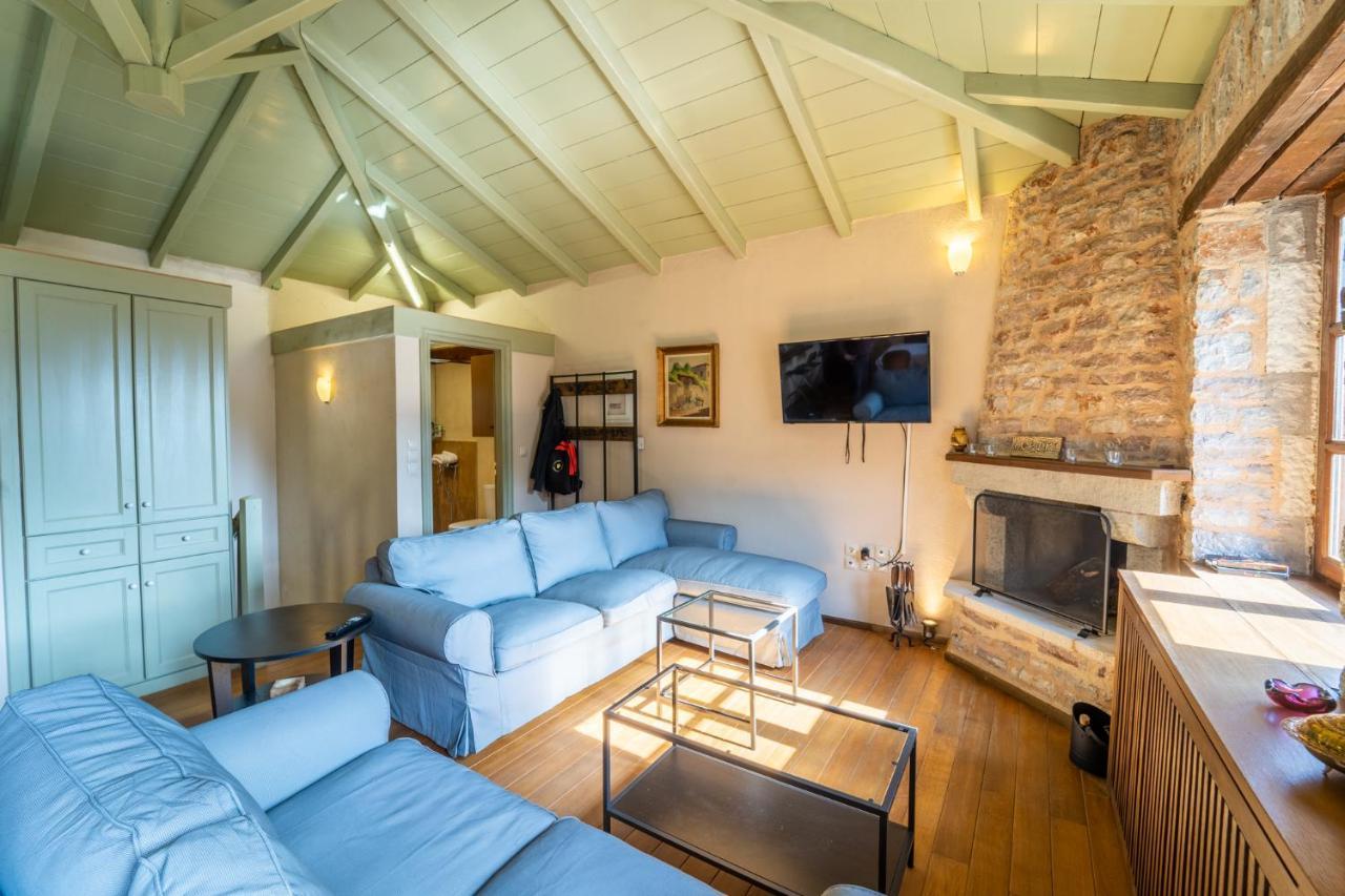 Maisonette Korfes-Κορφές-Μ Δύο Αυτόνομοι Όρoφοι Της Βίλας Κορφές Για Οικογένειες Και Μικρές Παρέες Karpenisi Ngoại thất bức ảnh