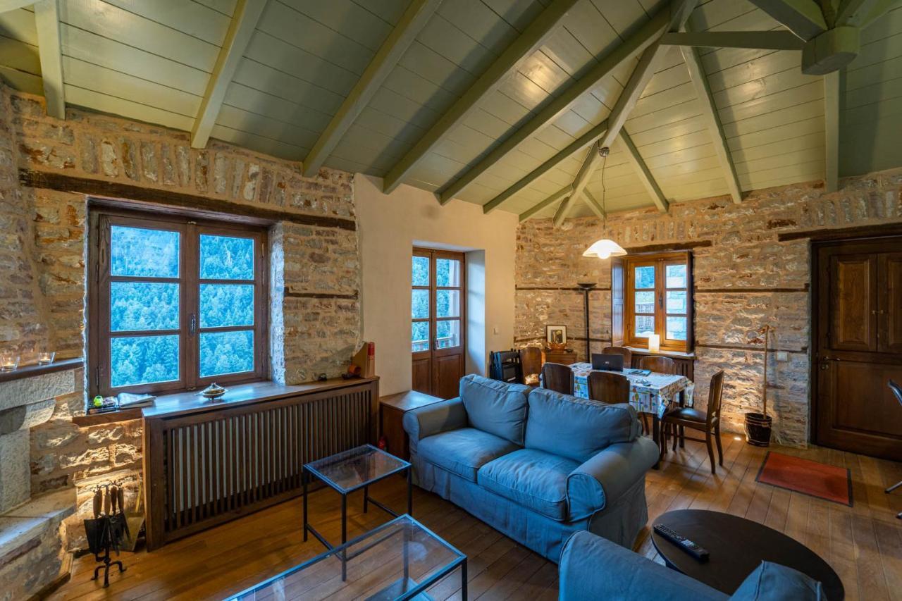 Maisonette Korfes-Κορφές-Μ Δύο Αυτόνομοι Όρoφοι Της Βίλας Κορφές Για Οικογένειες Και Μικρές Παρέες Karpenisi Ngoại thất bức ảnh