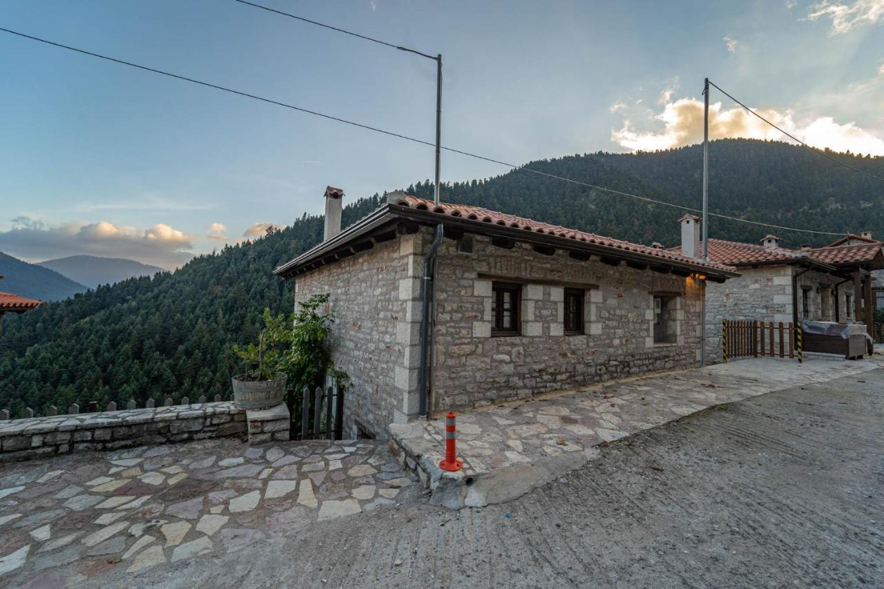 Maisonette Korfes-Κορφές-Μ Δύο Αυτόνομοι Όρoφοι Της Βίλας Κορφές Για Οικογένειες Και Μικρές Παρέες Karpenisi Ngoại thất bức ảnh